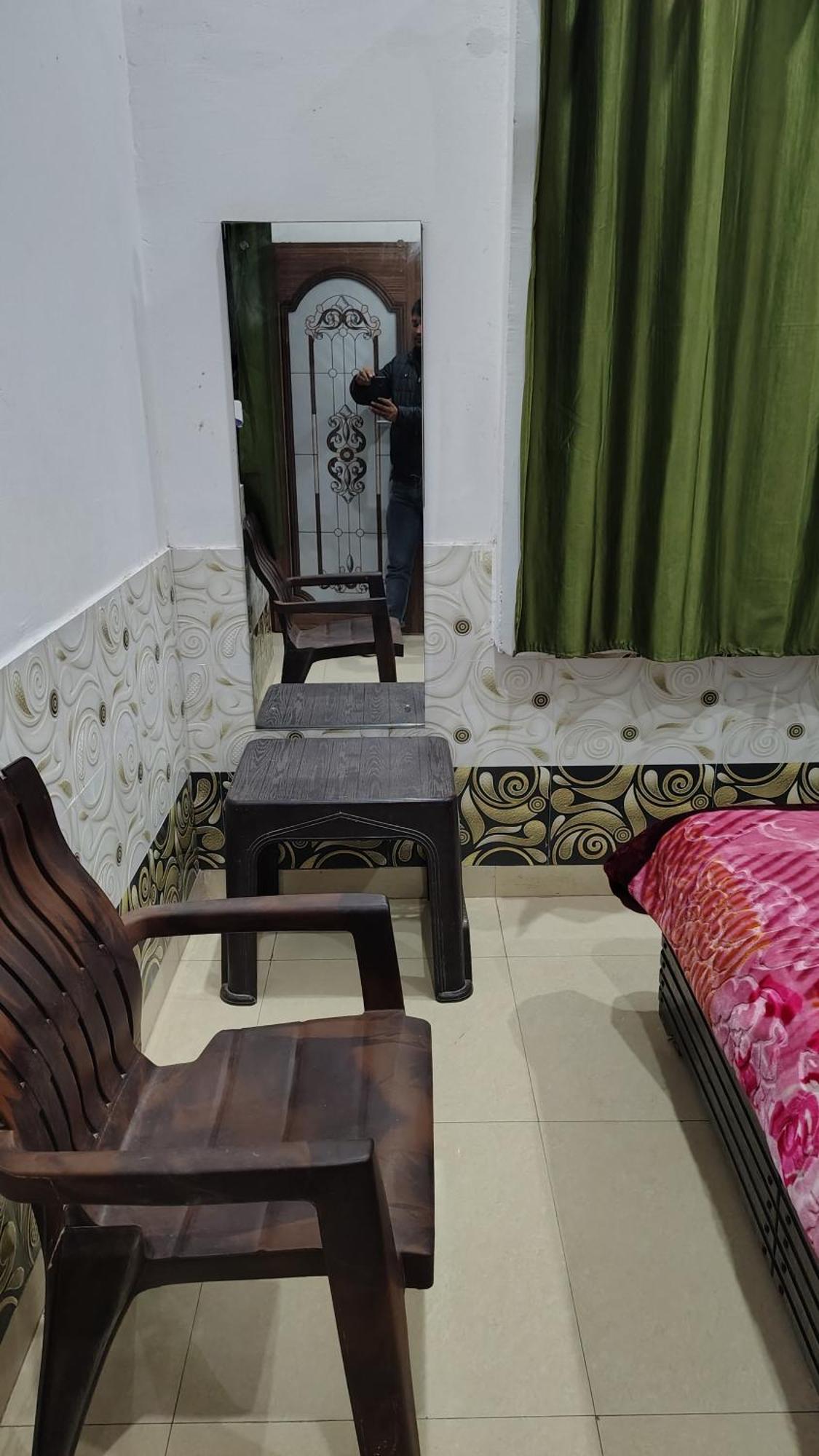 Shri Haridas Kripa Dham Ashram Vrindavan Phòng bức ảnh